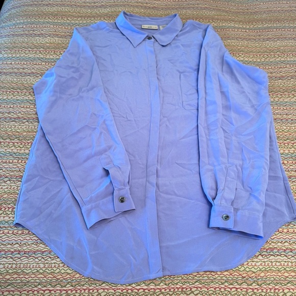 Travel Smith Women's 100% Silk Blouse Sky Blue Size Large - Picture 4 of 6